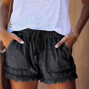 Frayed denim shorts w/ drawstring